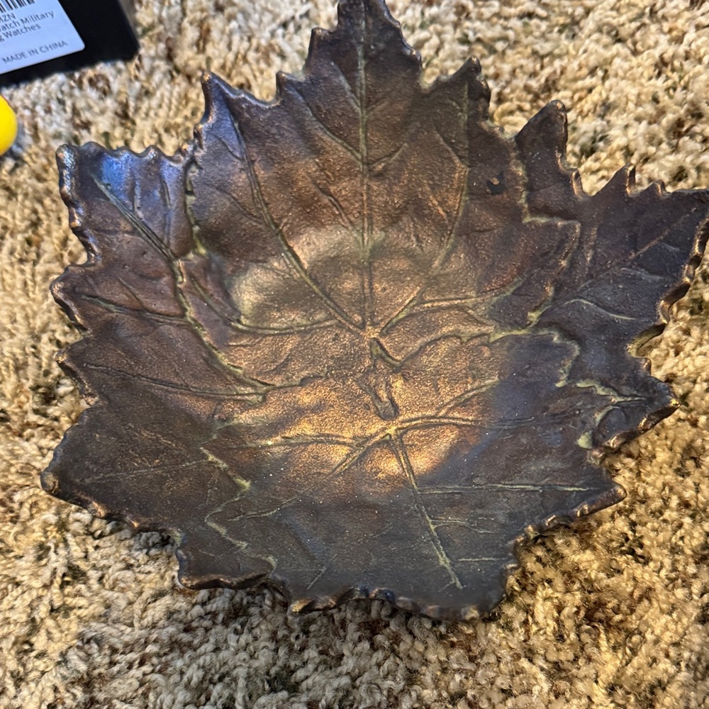 Bronze Leaf-Shaped Decorative Dish